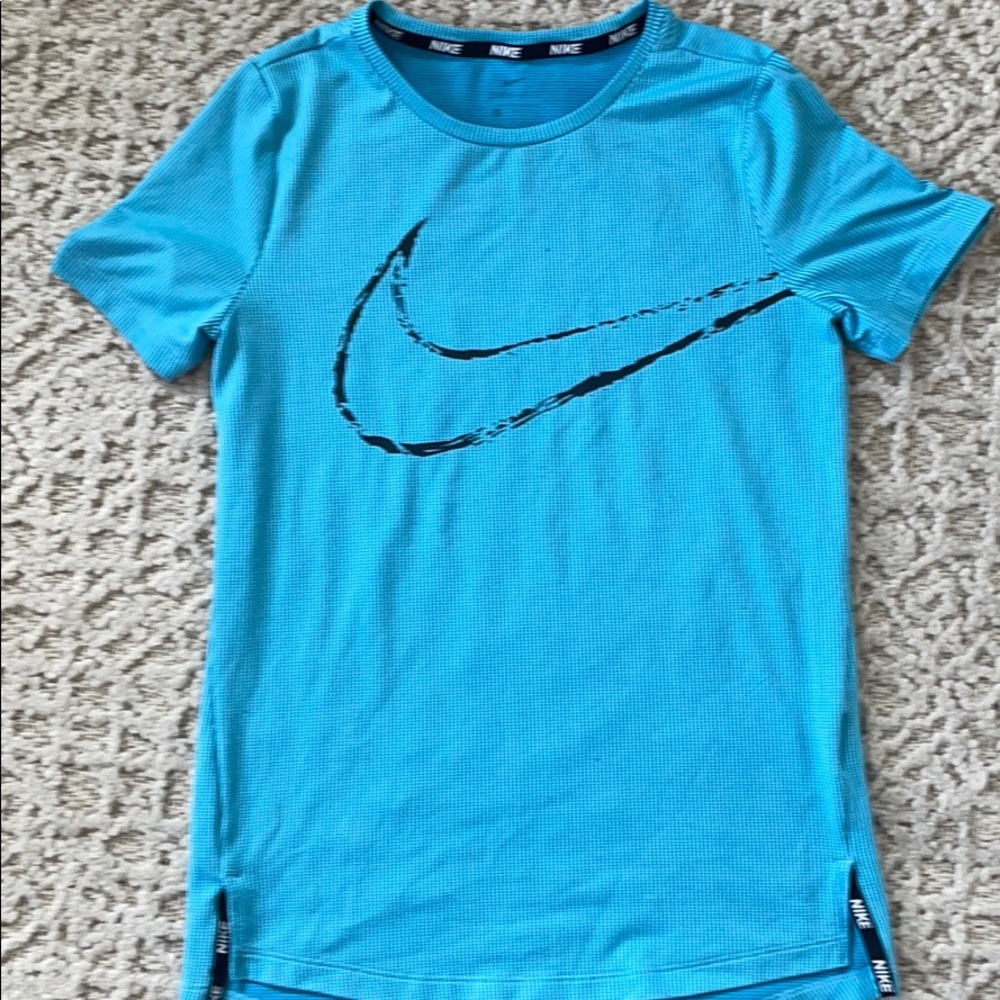 Nike dry fit tee